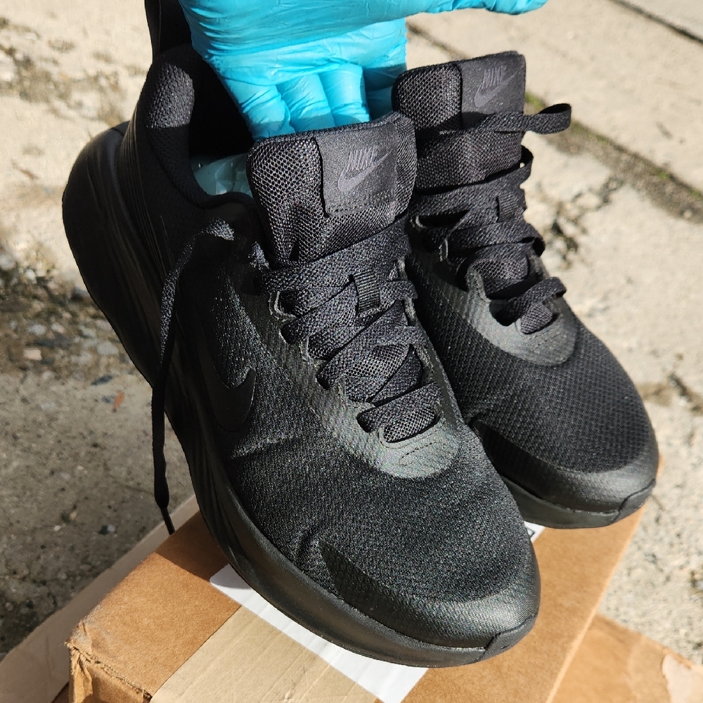 🔥Nike Promina Black premier WALKING shoes W 9.5 US🔥